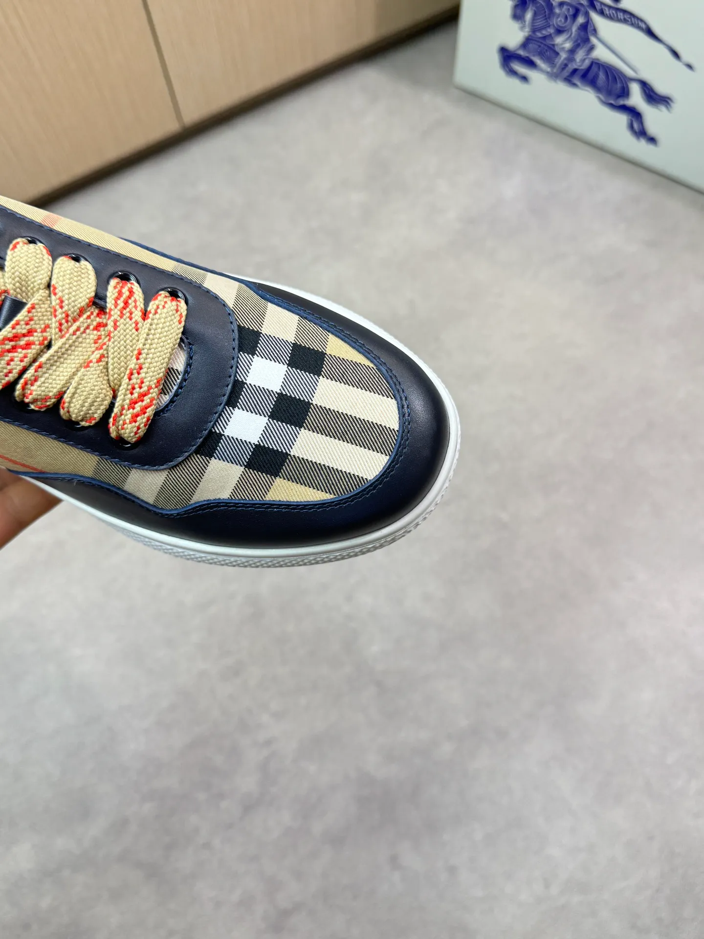 P400 [BURBERRY] Burberry casual sports sneakers - Upper: imported 🔝 Napa calfskin, brand totem cloth, tongue brand cloth label - Lining: brand canvas, foot pad; water-dyed cowhide - Outsole: ultra-light TPR rubber; two-color molded outsole - Super high quality control, fine workmanship: highlighted (high-end, luxury, grade) -Size : 38-44 (Male 45, can be customized)·BBR0372